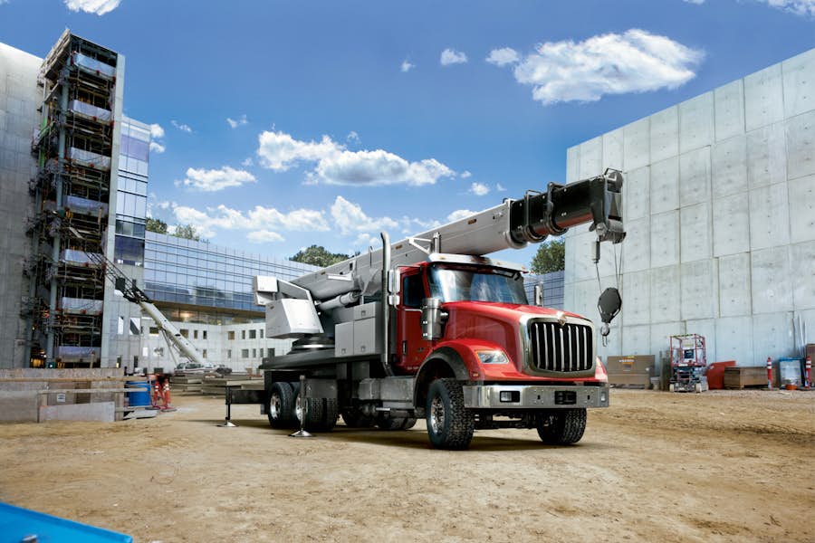 Red HX Series Work Truck with Crane